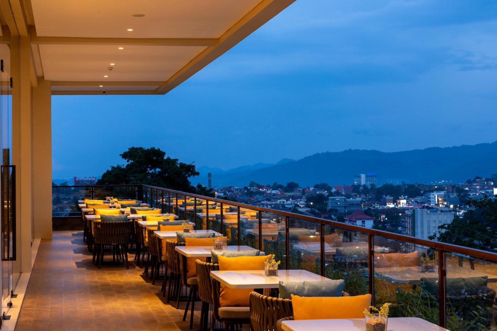 Holiday Inn Lampung Bukit Randu By Ihg Bandar Lampung Esterno foto